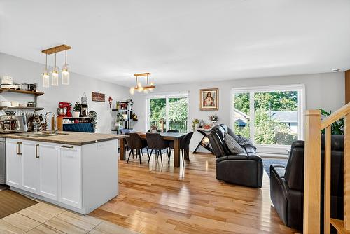 Cuisine - 25 Rue St-Paul, Laval (Sainte-Rose), QC - Indoor