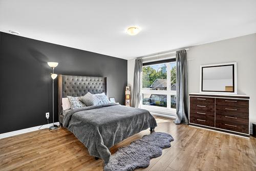 Chambre à coucher principale - 25 Rue St-Paul, Laval (Sainte-Rose), QC - Indoor Photo Showing Bedroom