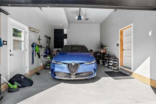 Garage - 25 Rue St-Paul, Laval (Sainte-Rose), QC - Indoor Photo Showing Garage