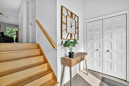 Hall d'entrée/Vestibule - 25 Rue St-Paul, Laval (Sainte-Rose), QC - Indoor Photo Showing Other Room