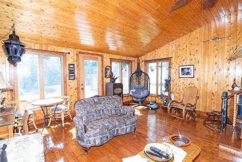 Salon - 351 Ch. Taché E., Saint-Marcel, QC - Indoor Photo Showing Living Room
