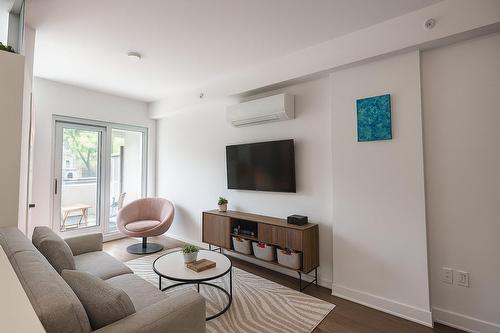 Living room - 508-2100 Boul. St-Laurent, Montréal (Ville-Marie), QC - Indoor Photo Showing Living Room