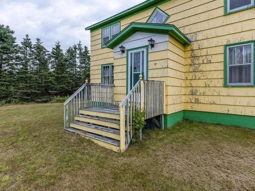 42 Moser River North Road, Moser River, NS 