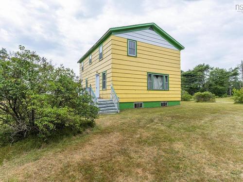 42 Moser River North Road, Moser River, NS 