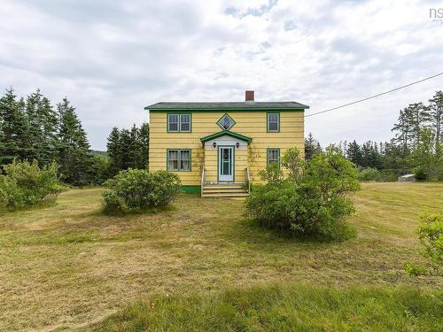 42 Moser River North Road, Moser River, NS 