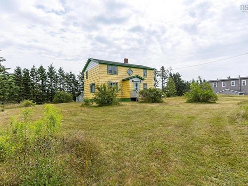 42 Moser River North Road, Moser River, NS 