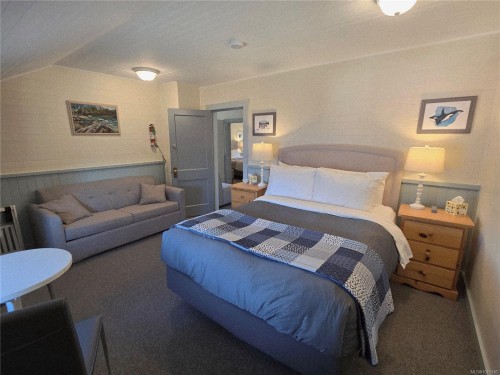 320 Main St, Tofino, BC 