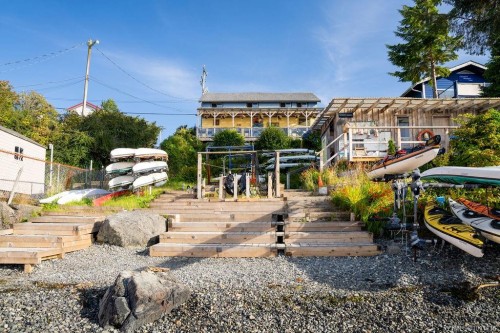 320 Main St, Tofino, BC 