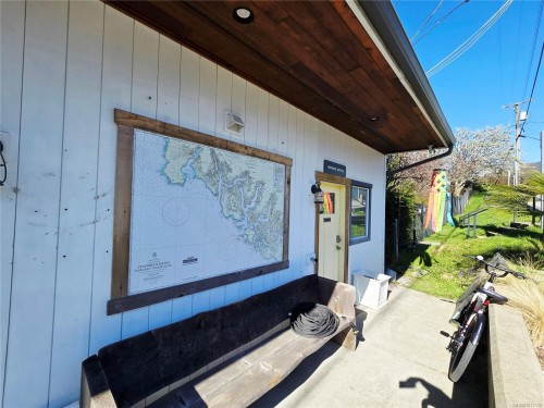 320 Main St, Tofino, BC 