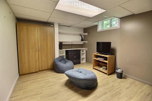 Salon - 91 4E Avenue O., Amos, QC - Indoor Photo Showing Other Room