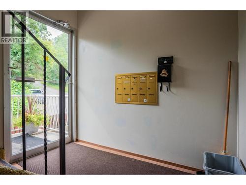 108 Colley Street, Warfield, BC - Indoor Photo Showing Other Room