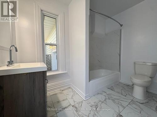 581 Paterson Street, Peterborough (Town Ward 3), ON - Indoor Photo Showing Bathroom