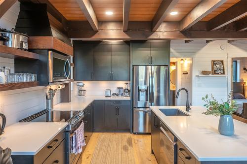 3593 Princeton Summerland Road, Princeton, BC - Indoor Photo Showing Kitchen With Upgraded Kitchen