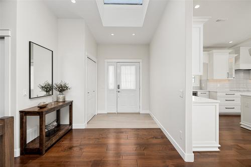 647 Royal Pine Drive, Kelowna, BC - Indoor Photo Showing Other Room