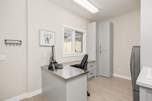 647 Royal Pine Drive, Kelowna, BC - Indoor Photo Showing Other Room