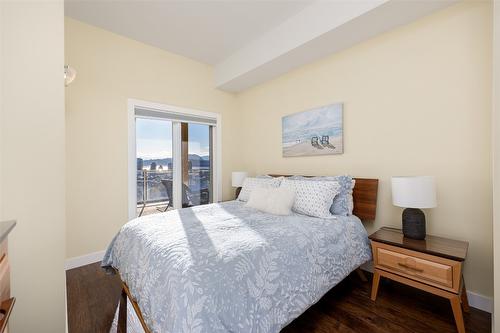647 Royal Pine Drive, Kelowna, BC - Indoor Photo Showing Bedroom