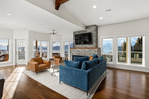 647 Royal Pine Drive, Kelowna, BC - Indoor Photo Showing Living Room With Fireplace