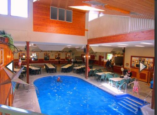 531-415 Commonwealth Road, Kelowna, BC -  Photo Showing Other Room With In Ground Pool