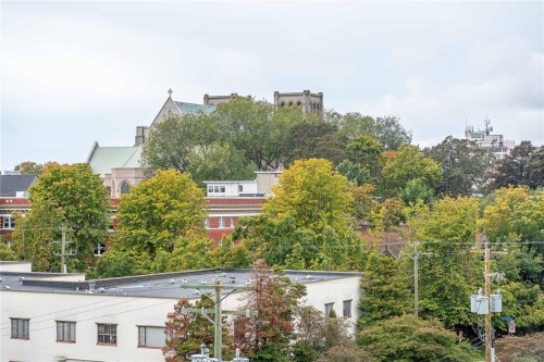 512-1061 Fort St, Victoria, BC - Outdoor