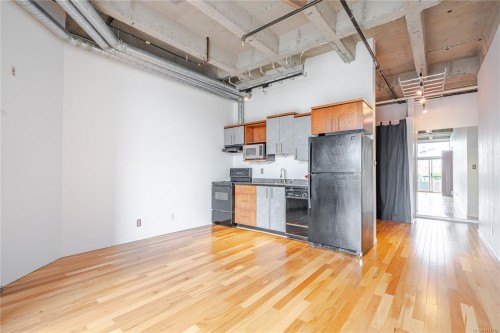 512-1061 Fort St, Victoria, BC - Indoor Photo Showing Kitchen