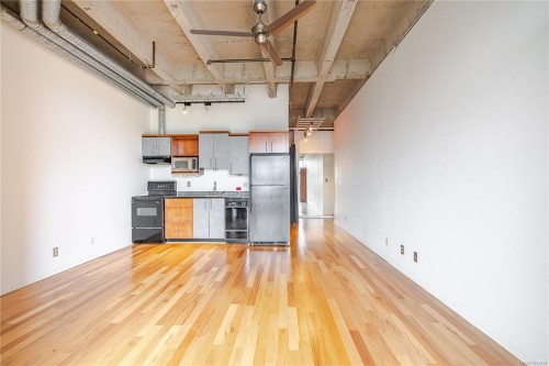512-1061 Fort St, Victoria, BC - Indoor Photo Showing Kitchen