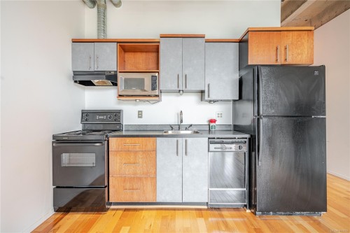 512-1061 Fort St, Victoria, BC - Indoor Photo Showing Kitchen