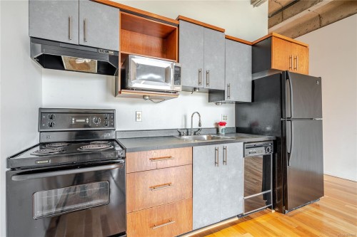 512-1061 Fort St, Victoria, BC - Indoor Photo Showing Kitchen