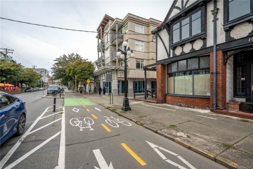 512-1061 Fort St, Victoria, BC - Outdoor