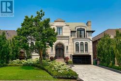 64 YORKMINSTER ROAD  Toronto, ON M2P 1M3