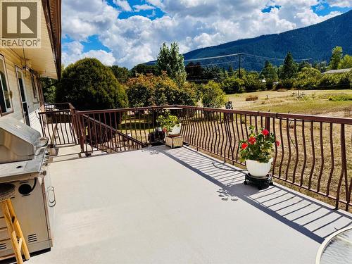 1270 59 Avenue, Grand Forks, BC - Outdoor With Deck Patio Veranda