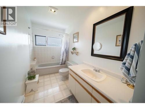 9617 Clearview Road, Cranbrook, BC - Indoor Photo Showing Bathroom