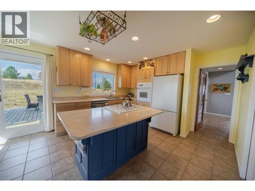 9617 Clearview Road, Cranbrook, BC - Indoor Photo Showing Kitchen