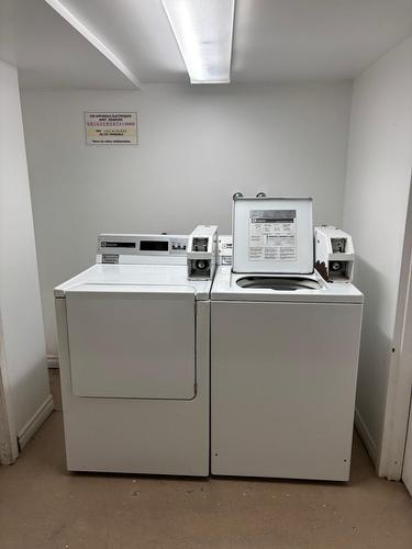 Laundry room - 202-400 Rue De Frontenac, Berthierville, QC - Indoor Photo Showing Laundry Room