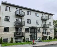 6-6915 Boul. de l'Acadie  Montréal (Villeray/Saint-Michel/Parc-Extension), QC H3N 2V5