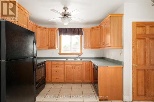 641 Bellaire Street, Peterborough (Otonabee Ward 1), ON - Indoor Photo Showing Kitchen