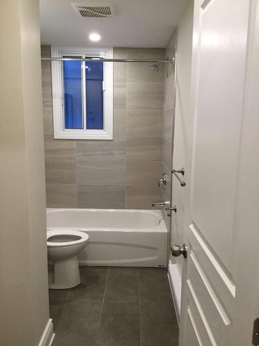 Bathroom - 2-766 81E Avenue, Laval (Chomedey), QC - Indoor Photo Showing Bathroom