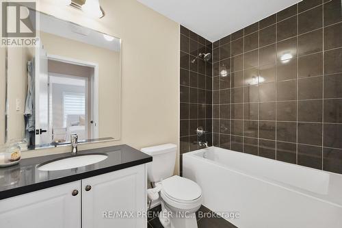 12 Heathrow Lane, Caledon, ON - Indoor Photo Showing Bathroom