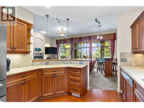 4520 Gallaghers Lookout Unit# 2, Kelowna, BC - Indoor Photo Showing Kitchen