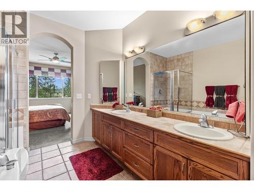 4520 Gallaghers Lookout Unit# 2, Kelowna, BC - Indoor Photo Showing Bathroom