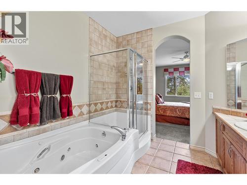 4520 Gallaghers Lookout Unit# 2, Kelowna, BC - Indoor Photo Showing Bathroom