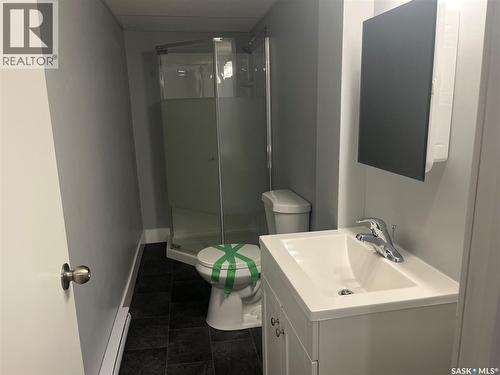 133 Halifax Street N, Regina, SK - Indoor Photo Showing Bathroom