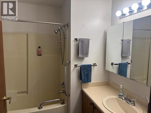 8010 Vedette Drive Unit# 10, Osoyoos, BC - Indoor Photo Showing Bathroom