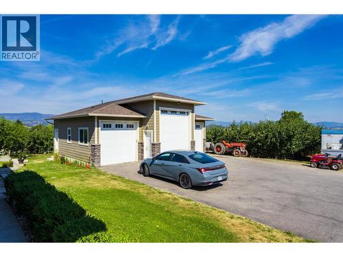833 Mccurdy Road E, Kelowna, BC - Outdoor