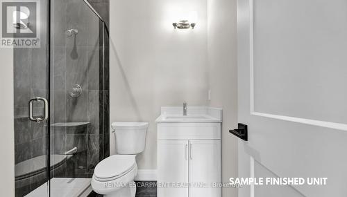 920 Garden Court Crescent, Woodstock, ON - Indoor Photo Showing Bathroom