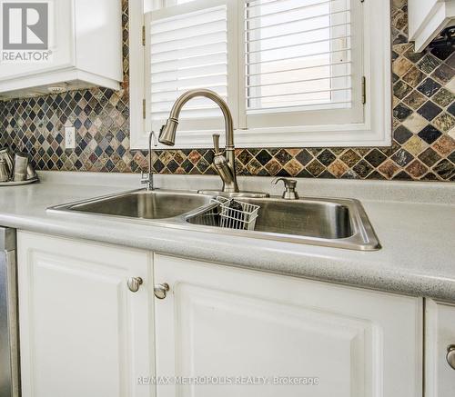 258 Saginaw Parkway, Cambridge, ON - Indoor Photo Showing Kitchen With Double Sink
