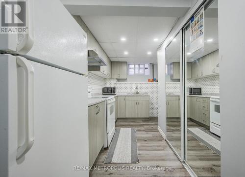 258 Saginaw Parkway, Cambridge, ON - Indoor Photo Showing Kitchen