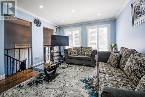 258 Saginaw Parkway, Cambridge, ON - Indoor Photo Showing Living Room