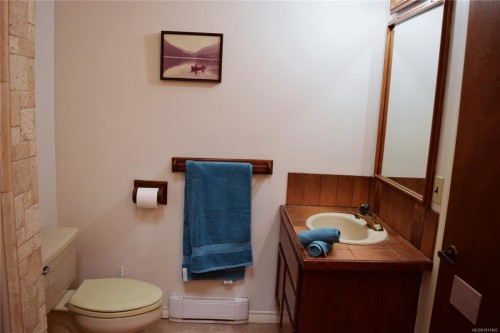 1568 Eric Rd, Saanich, BC 