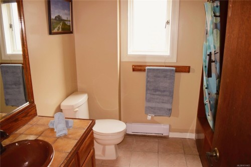 1568 Eric Rd, Saanich, BC 