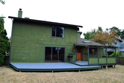 1568 Eric Rd, Saanich, BC 